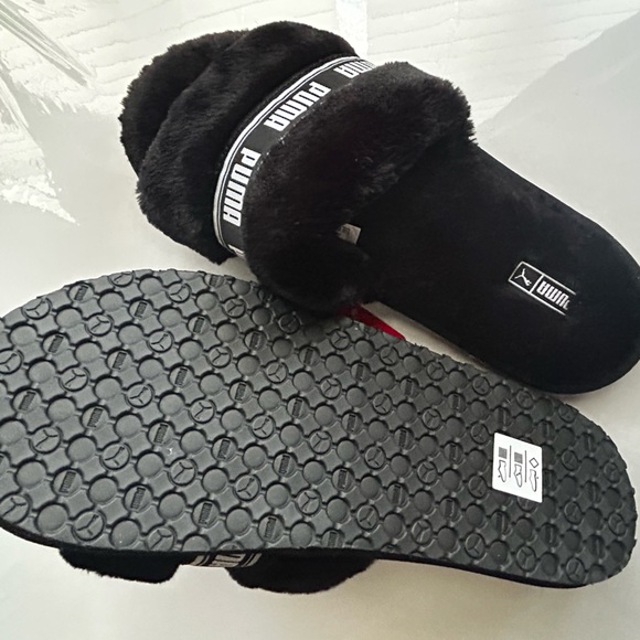 Puma Slippers. - Picture 2 of 3